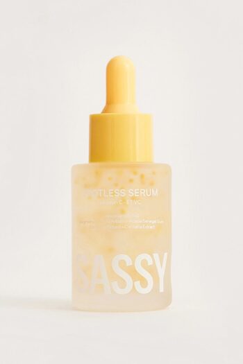 Sassy Go Leke Karşıtı Ve Cilt Tonu Eşitleyici Spotless Serum 30ml