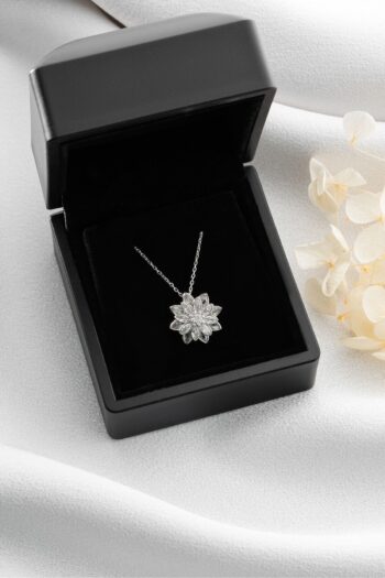 Silvano Jewelry 925 Ayar Gümüş Işıklı Kutuda Lotus Çiçeği Kolye