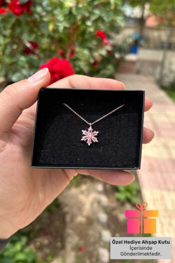 Lucente Jewellery Hediye Kutulu Pembe Taşlı Lotus Çiçeği Gümüş Kolye Rose Kaplama 925 Ayar Zincirli Kamelya Kolyesi