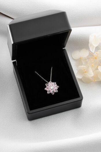 MIDDLEMIST 925 Ayar Gümüş Işıklı Kutuda Pembe Lotus Çiçeği Kolye
