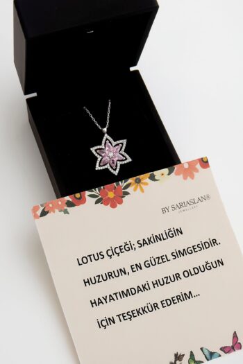 SARIASLAN Işıklı Kutuda Pembe Beyaz Taşlı Yeni Lotus Çiçeği Gümüş Kolyesi Beyaz Altın Renginde