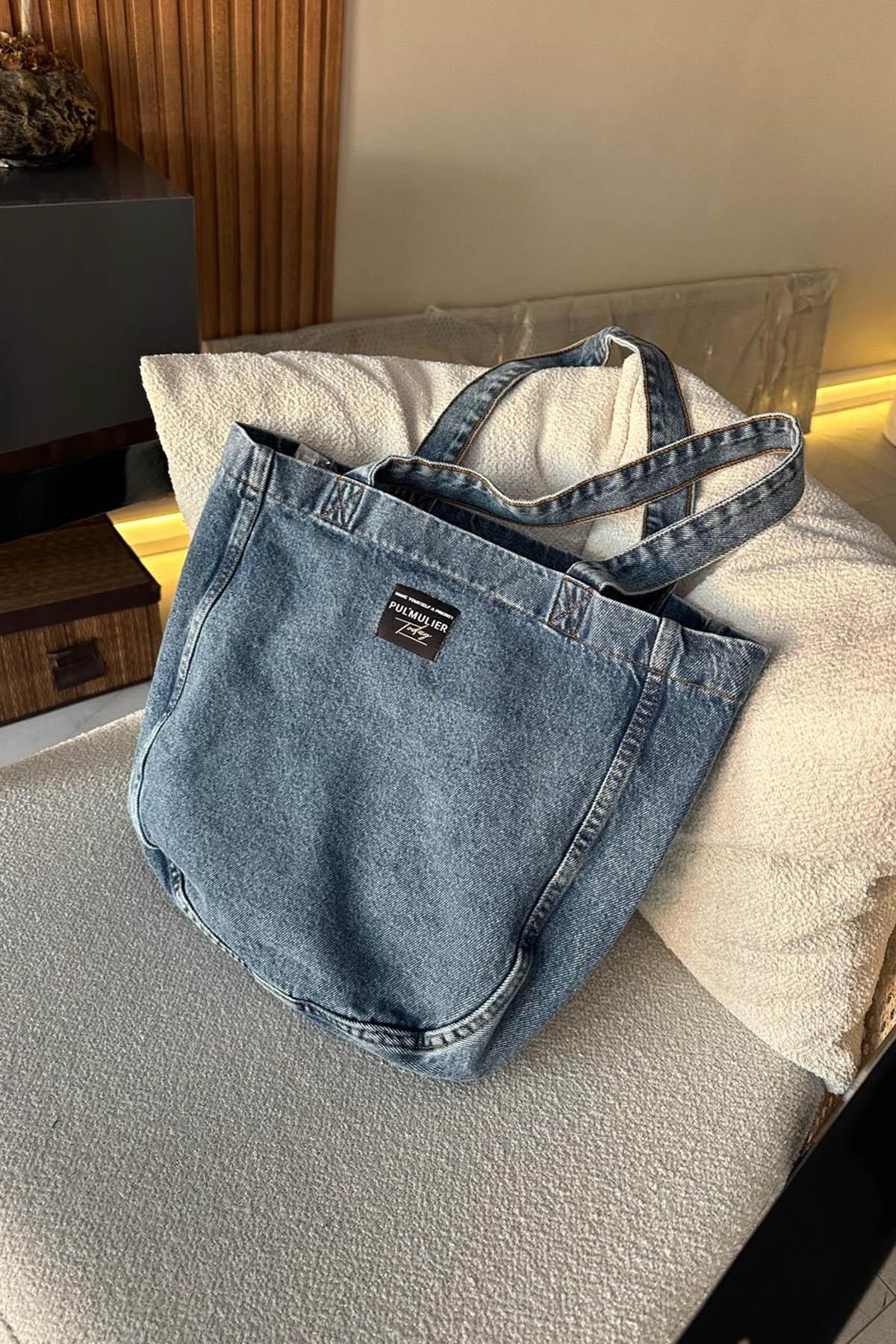 lamelif Yıkamalı Kot Arma Detaylı Çanta Kot Mavisi - Görsel 4