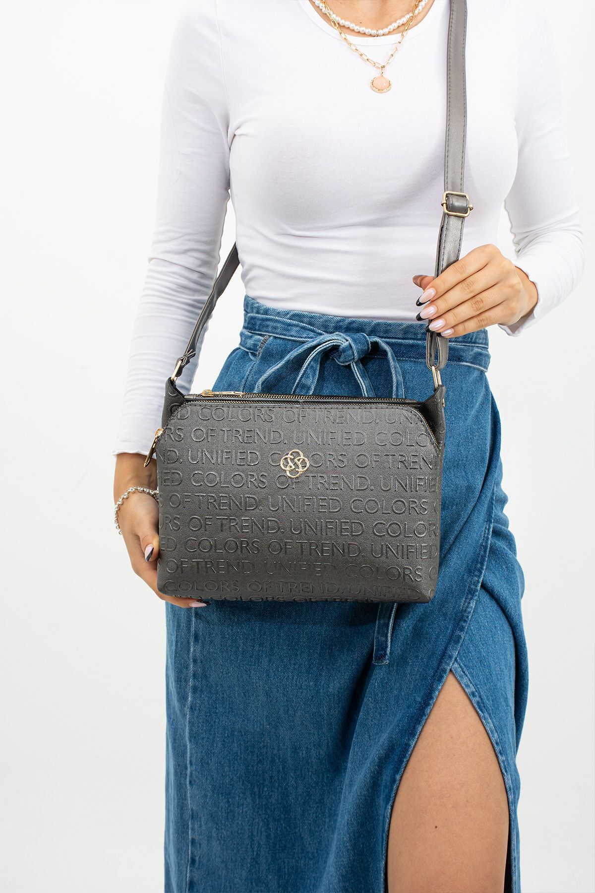 mugalas Gri Yazı Baskılı Üç Bölmeli Su Itici Omuz Çapraz Askılı Kaliteli Çanta - Görsel 2