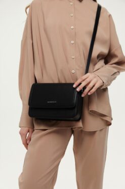 Manuka Kapaklı Omuz Çantası Siyah