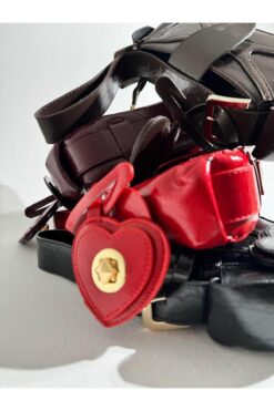 Eataly Shoes LOVE Kırmızı Rugan Detaylı Kalp Tokalı Çanta