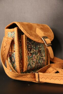 PUJİVA Etnik Tarz Kilim Desenli, Omuz Çantası, Askılı Çanta, Suet Kapak, Günlük Otantik Çanta Ölçü:17*18*6