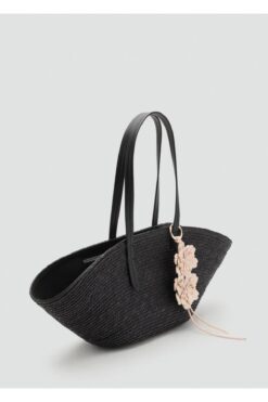 MANGO Doğal liften charm çiçekli hasır çanta