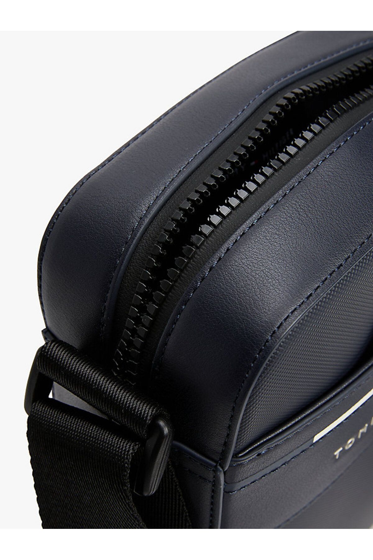 Tommy Hilfiger TH FOUNDATION MINI REPORTER - Görsel 3