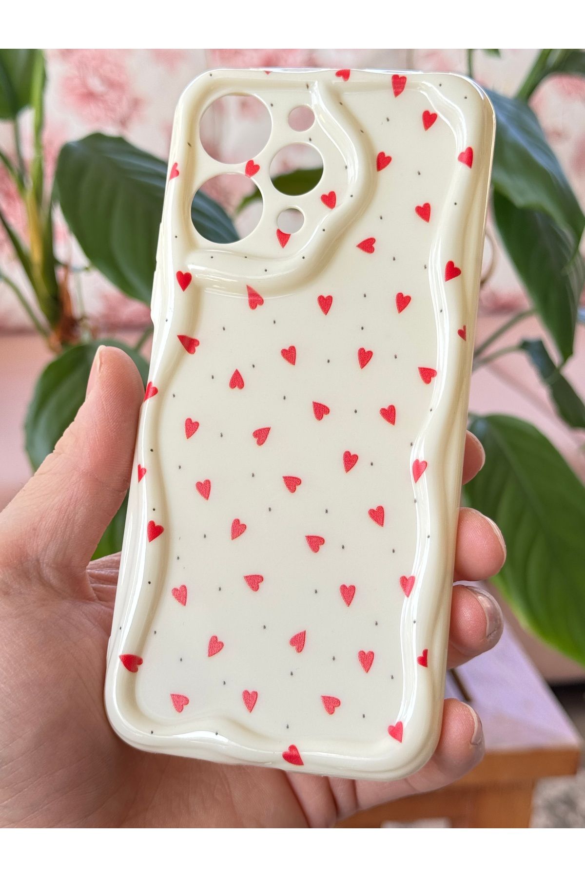 Fibaks Xiaomi Redmi 12 4G Kılıf Kamera Korumalı Dalga Kenarlı Kırmızı Kalp Desenli Silikon Kapak - Görsel 3