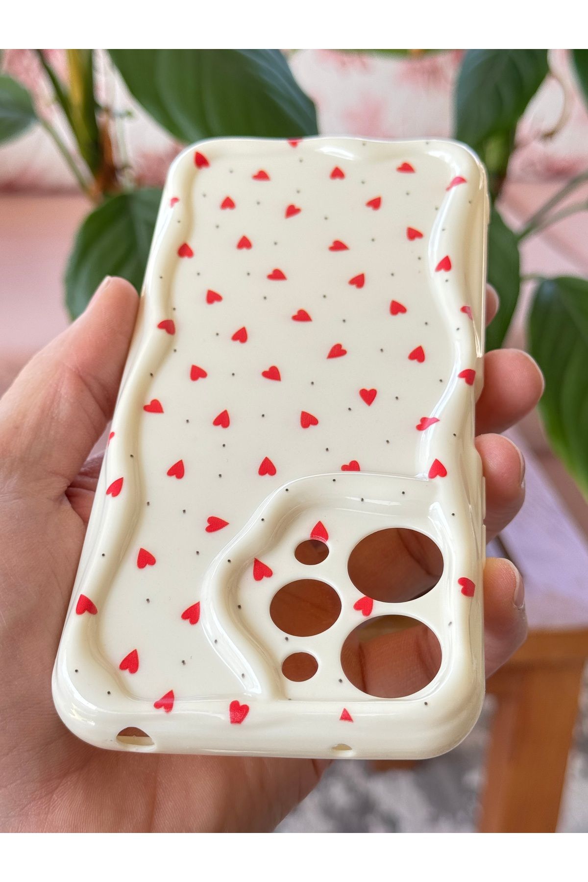 Fibaks Xiaomi Redmi 12 4G Kılıf Kamera Korumalı Dalga Kenarlı Kırmızı Kalp Desenli Silikon Kapak - Görsel 4