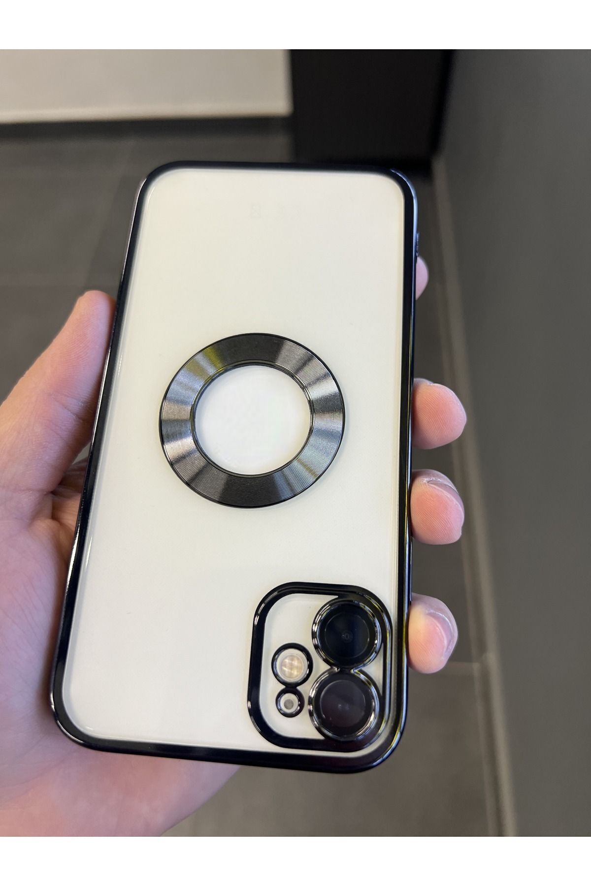 Fibaks İphone 11 Uyumlu Kılıf 12 Görünümlü Kamera Korumalı Şeffaf Renkli Logo Gösteren Parlak Yumuşak Kapak - Görsel 4