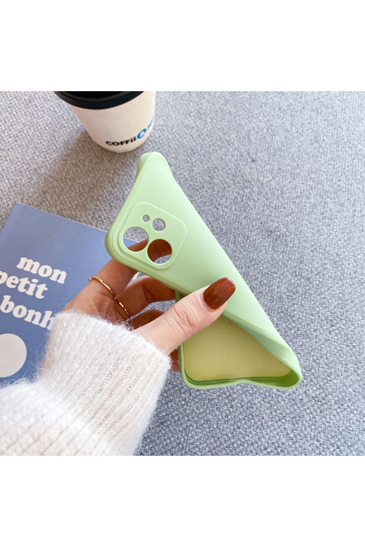 Caseji İphone 11 Uyumlu (KÖŞELİ 12 GÖRÜNÜMLÜ) İçi Kadifeli Kamera Korumalı Lansman Kılıf - Görsel 2