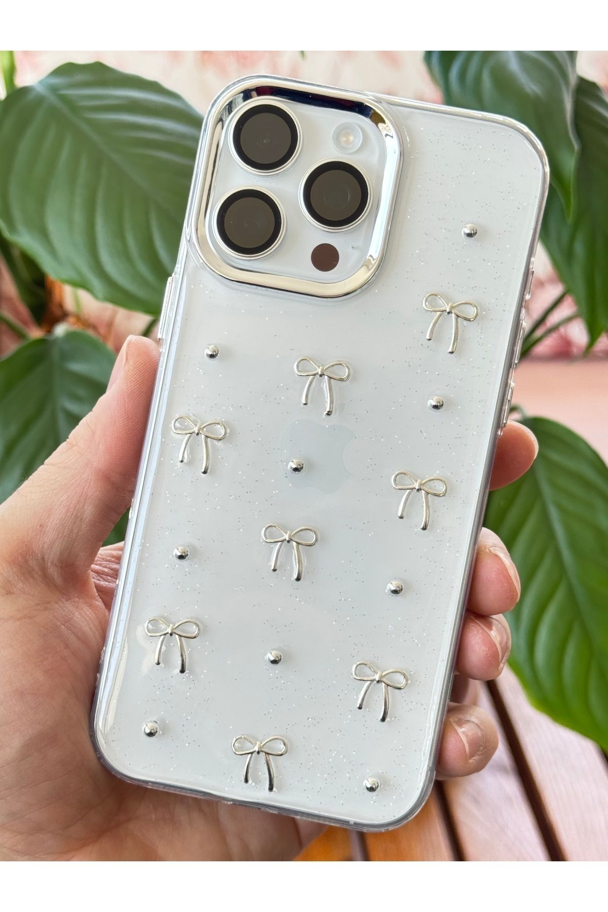 Fibaks Apple Iphone 15 Pro Kılıf Fiyonk Desenli Şeffaf Simli Gümüş Kamera Çıkıntılı Parlak Kapak - Görsel 4