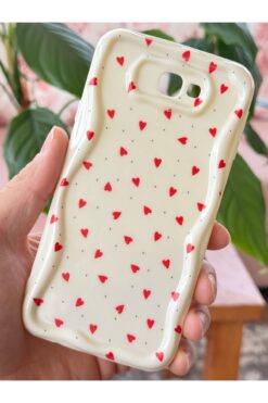 Fibaks Galaxy J7 Prime Kılıf Kamera Korumalı Dalga Kenarlı Kırmızı Kalp Desenli Silikon Kapak