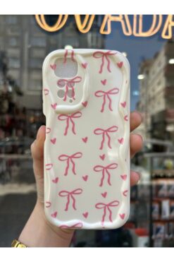 OVADA Xiaomi Redmi Note 11/Note 11S Uyumlu Kurdele Ve Kalp Desenli 3D Dalga Kenarlı Kamera Korumalı Kılıf