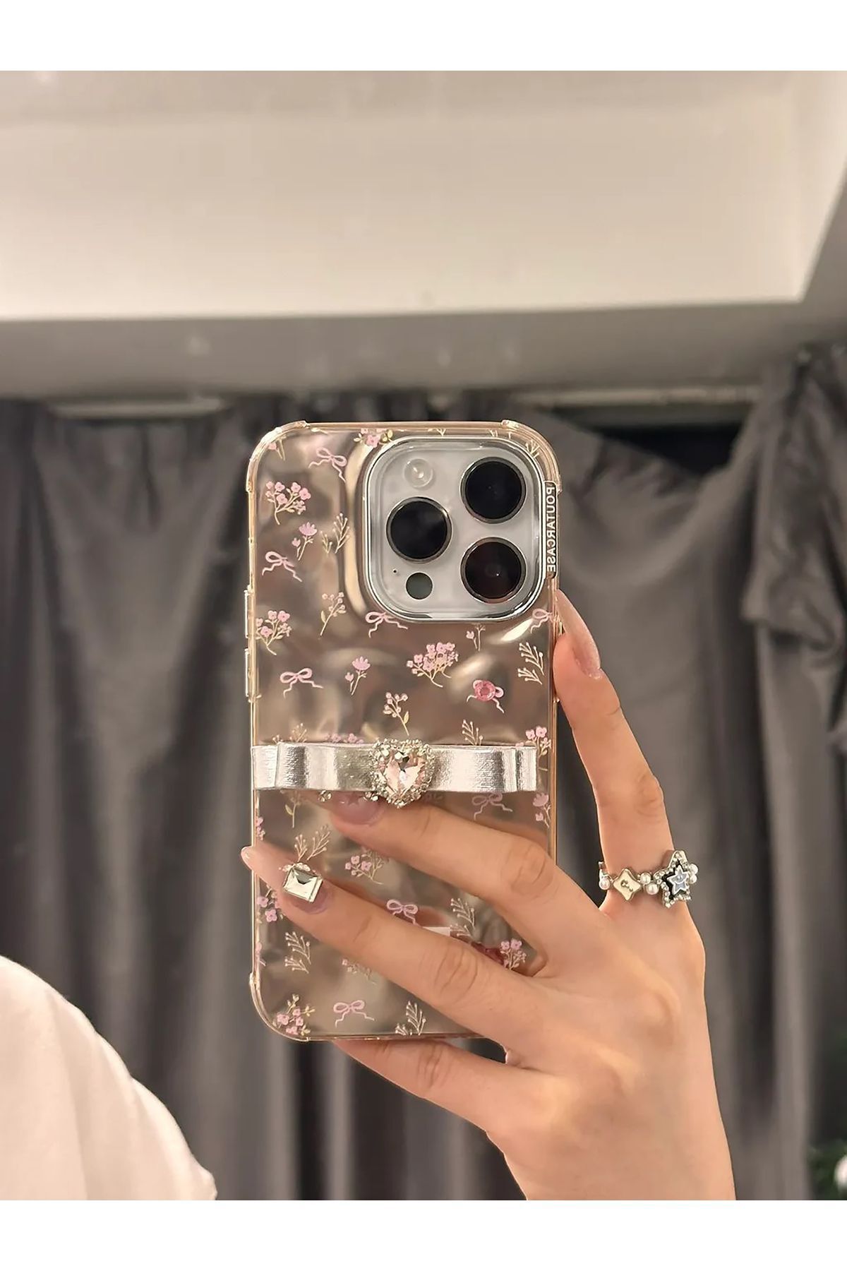 MustCase Iphone 15 Pro Max Kılıf Ultra Lüx 3d Fiyonk Desenli Elmas Detaylı Kabartmalı Lüx Kılıf