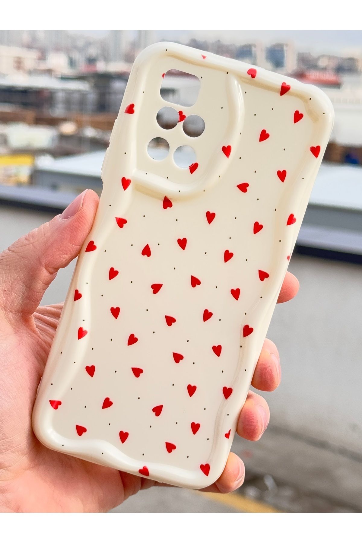 Fibaks Xiaomi Redmi 10 2022 Kılıf Kamera Korumalı Dalga Kenarlı Kırmızı Kalp Desenli Silikon Kapak - Görsel 5