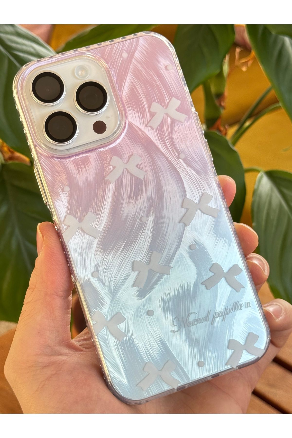 Fibaks Apple Iphone 16 Pro Kılıf Parlak Fiyonk Desenli Darbe Emici Kamera Çıkıntılı Renkli Silikon Kapak - Görsel 4