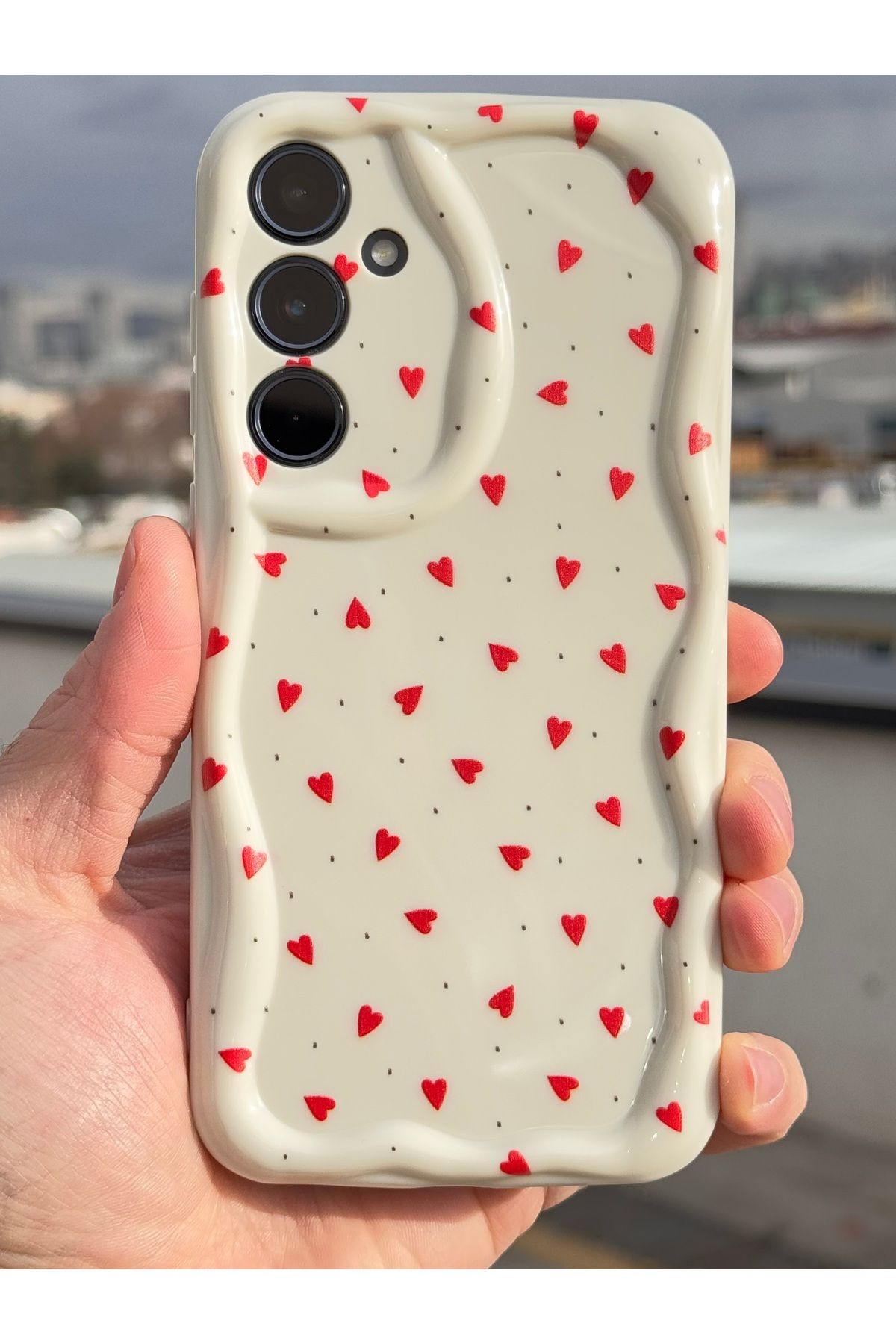 Fibaks Samsung Galaxy A15 Kılıf Kamera Korumalı Dalga Kenarlı Kırmızı Kalp Desenli Silikon Kapak - Görsel 7