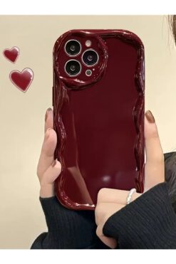 KVK PRİVACY İphone 16 Pro Max Uyumlu Kılıf Dalgalı Kenarlı Darbelere Karşı Dayanıklı Yumuşak Silikon Kapak Bordo