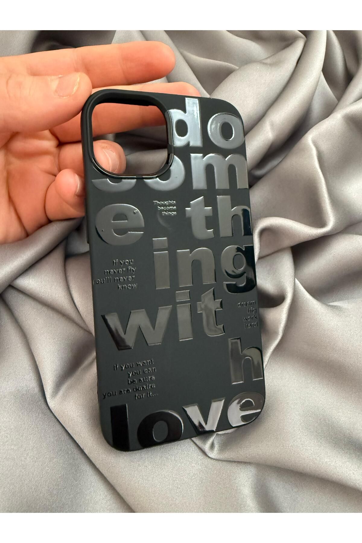 kalimera iPhone 13/14 Uyumlu Silikon İçi Kadife Lansman Desenli Telefon Kılıfı - Görsel 2