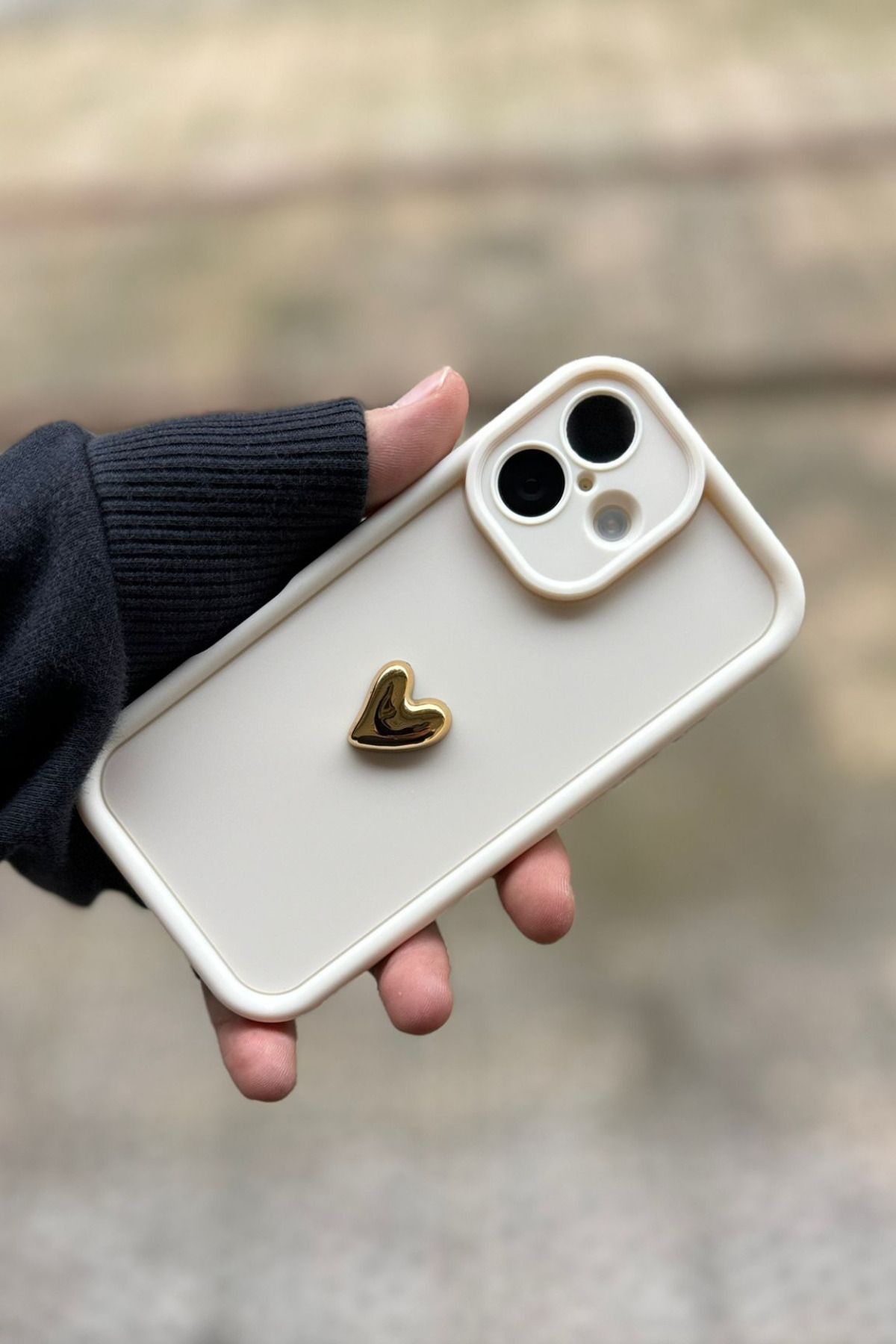 KVK PRİVACY Iphone 16 Uyumlu Kılıf 3D Gold Kalp Darbelere Dayanıklı Yumuşak Kamera Korumalı Kapak Beyaz - Görsel 2