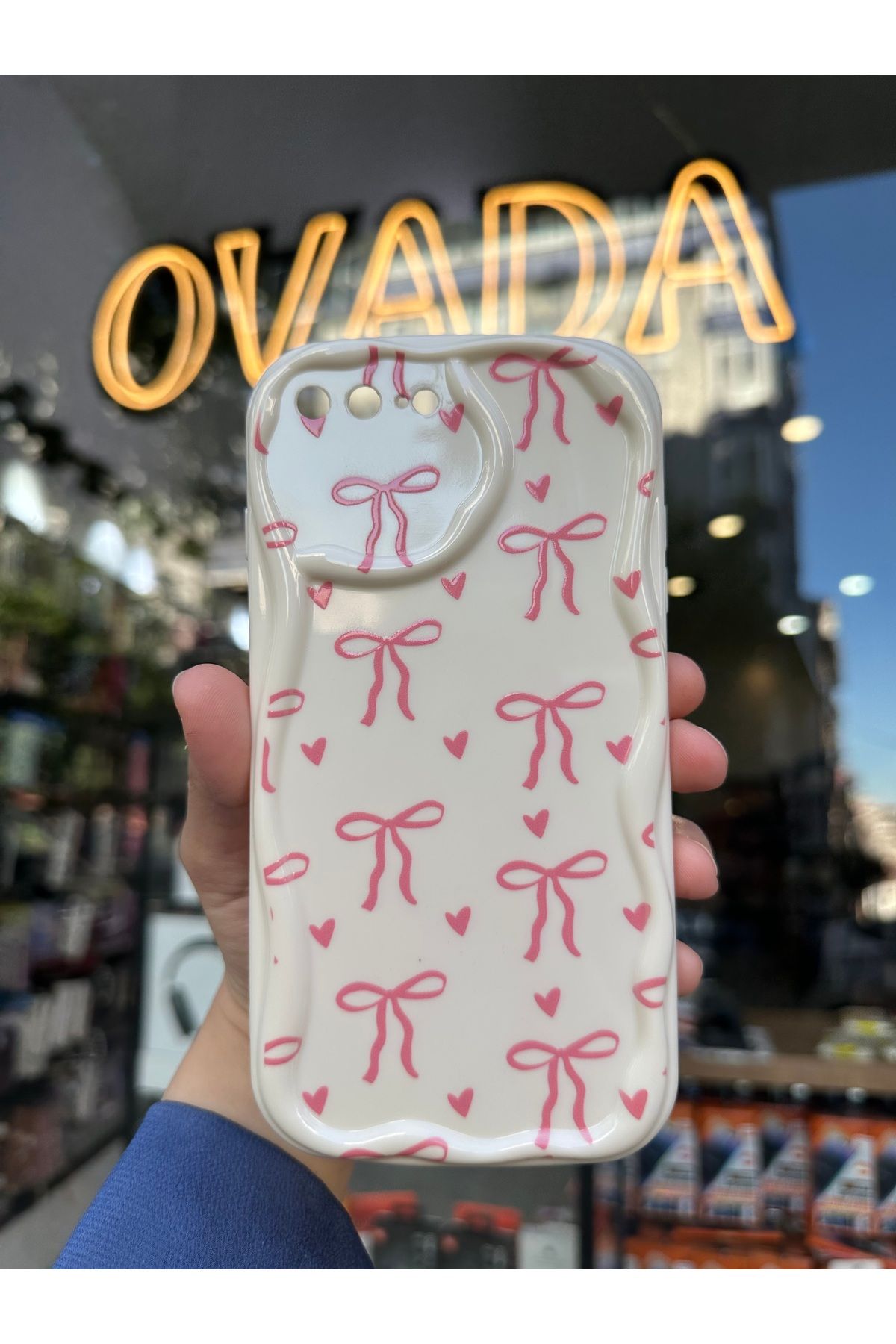 OVADA iPhone 7 PLUS/8 PLUS Uyumlu Kamera Korumalı Dalgalı Kenarlı Kalp ve Kurdele Baskılı Silikon Kılıf - Görsel 2