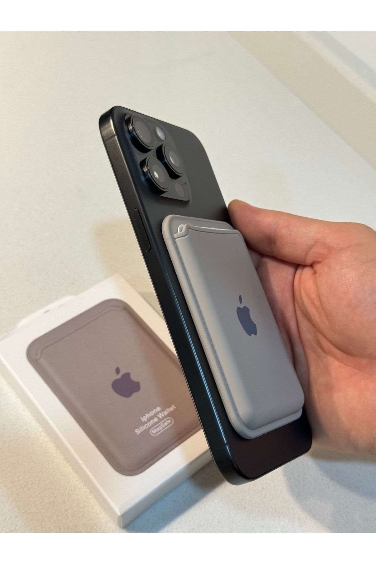 L'eDoren Apple Iphone Uyumlu Telefon Arkası Magsafe Silikon Cüzdan Kartlık İos 12/13/14/15/16 Ölçüleri 10x6cm - Görsel 3