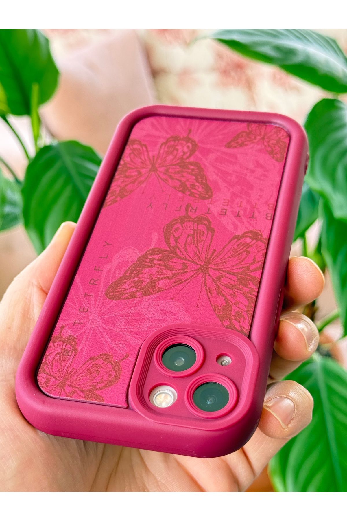 Fibaks Apple iPhone 13 Kılıf Yumuşak Dokulu Kelebek Desenli Yumuşak Kamera Korumalı Mürdüm Silikon Kapak - Görsel 3