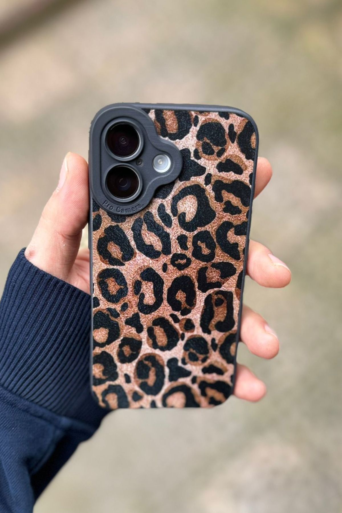 KVK PRİVACY İphone 16 Uyumlu Kılıf Mat Sarı Leopar Desenli Darbelere Dayanıklı Yumuşak Kamera Korumalı Kapak - Görsel 2