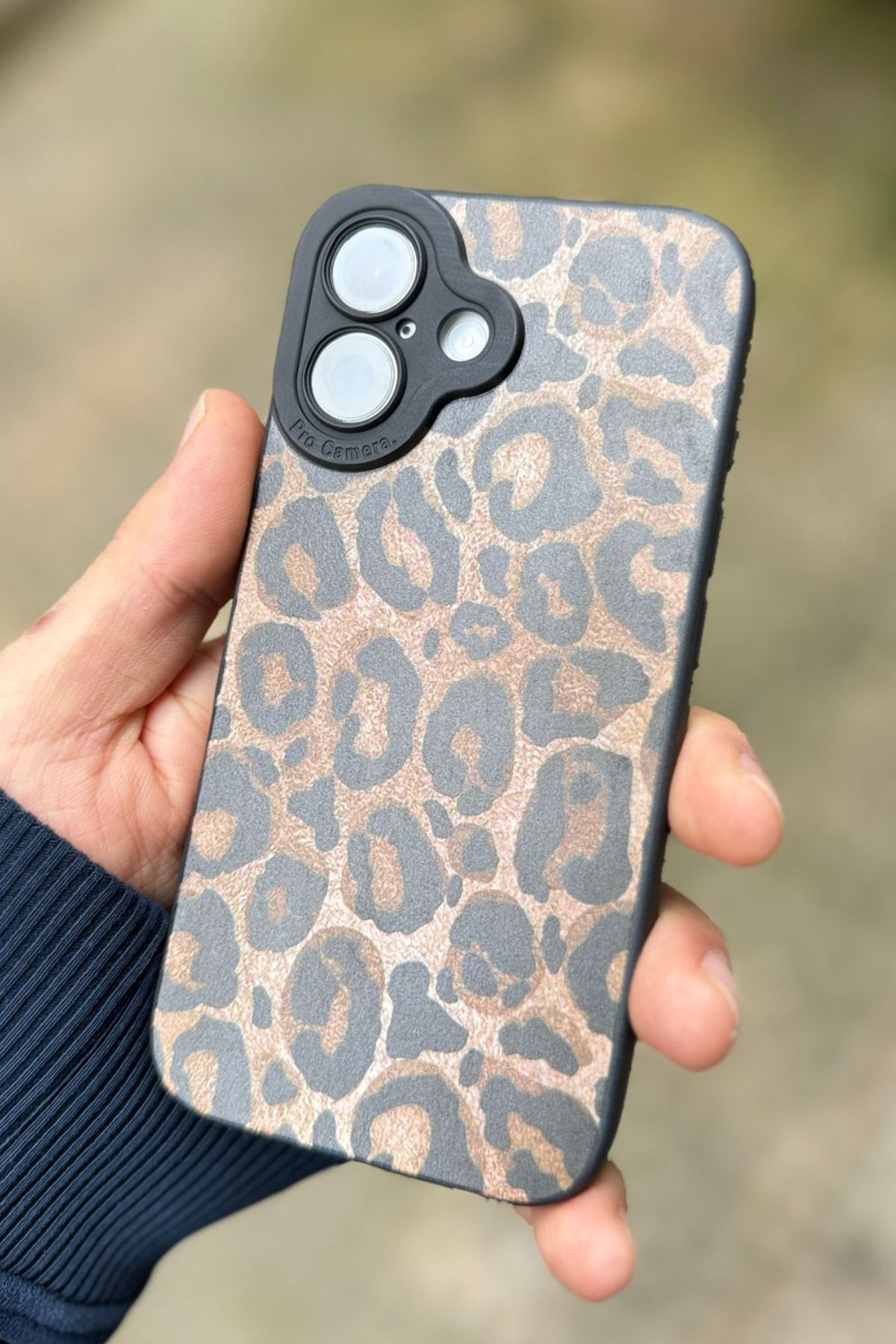 KVK PRİVACY İphone 16 Uyumlu Kılıf Mat Sarı Leopar Desenli Darbelere Dayanıklı Yumuşak Kamera Korumalı Kapak - Görsel 4