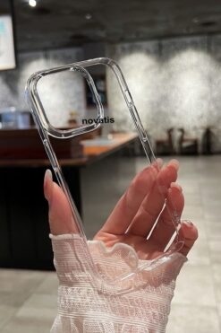 Novatis iPhone 16 Pro Uyumlu Sert PC Sararmaz 3D Kamera Korumalı Darbe Emici Anti-Dust Renksiz Kılıf Kapak