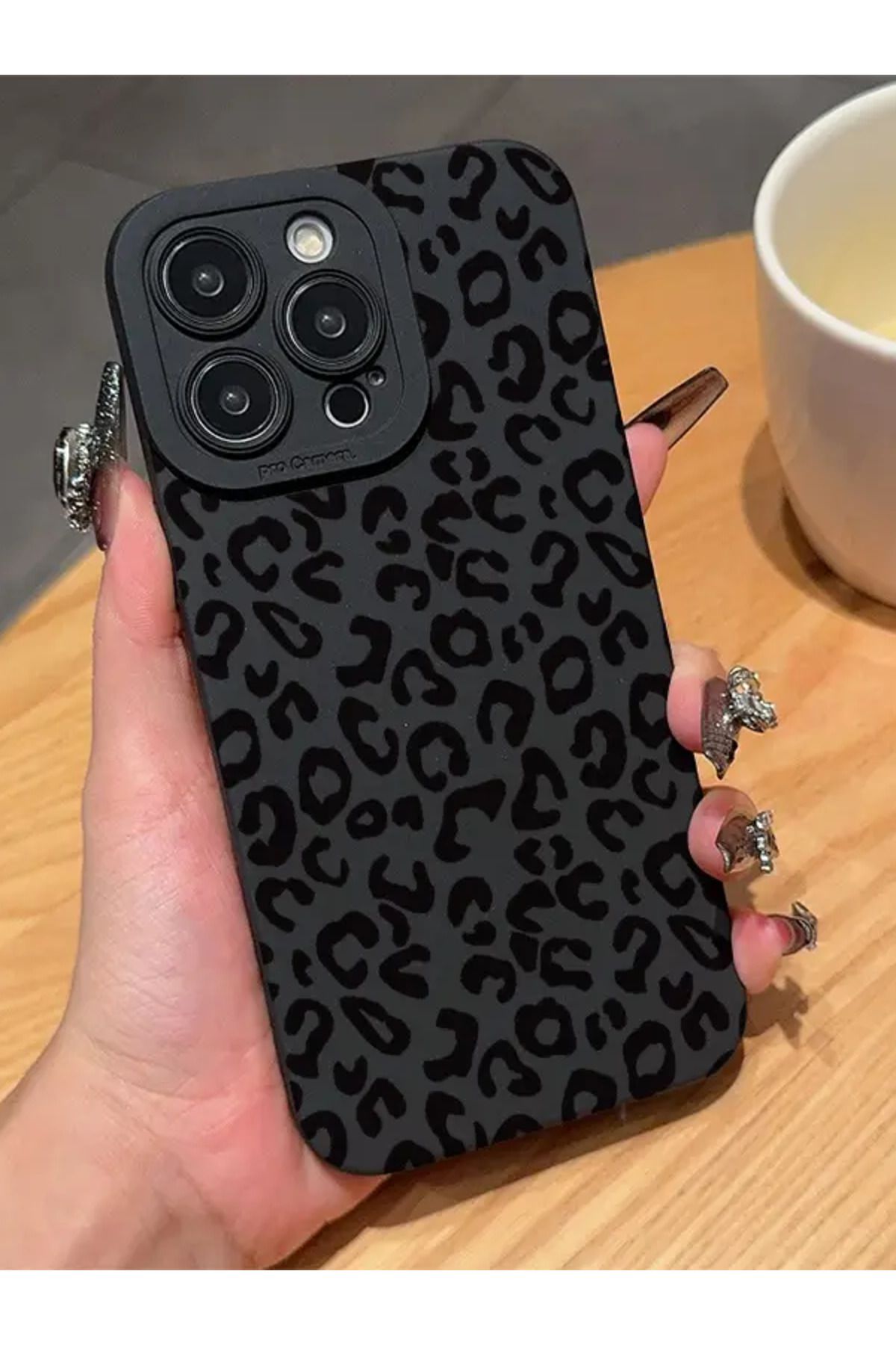 KVK PRİVACY İphone 15 Pro Uyumlu Kılıf Mat Siyah Leopar Desenli Yumuşak Kamera Korumalı Kapak