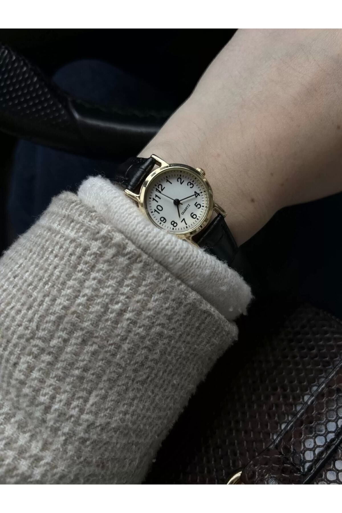QUARTZ Deri Kordon Klasik Minimal Kadın Kol Saati
