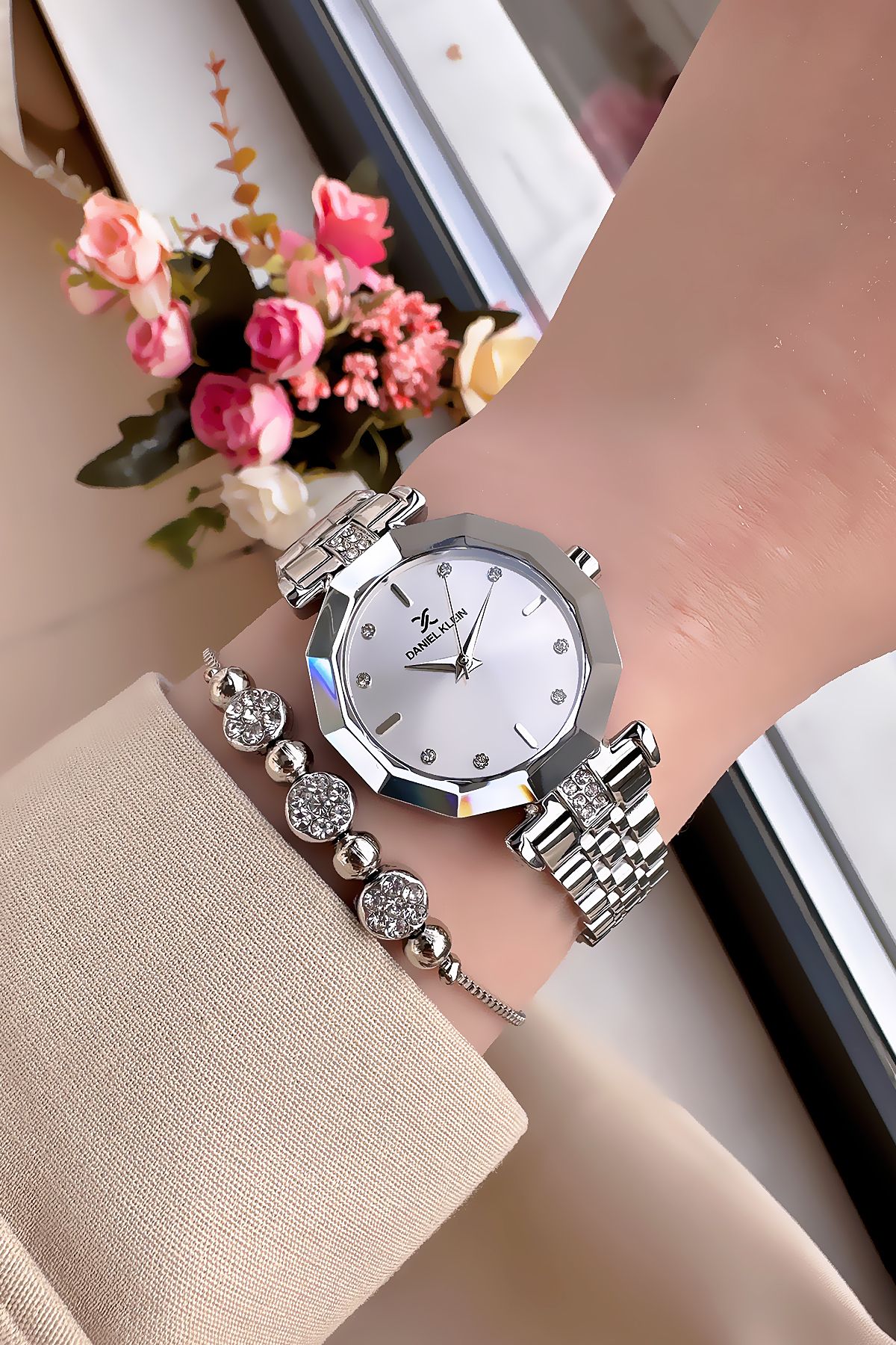 Daniel Klein Kadın Kol Saati 3 Atm Su Geçirmez Gümüş Renk Çelik Kordon + Bileklik Elg599 - Görsel 2