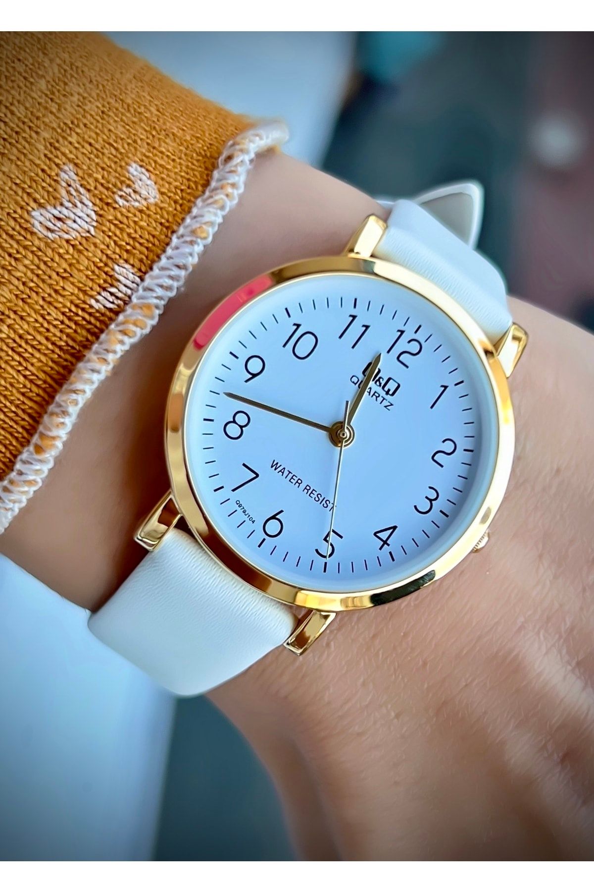 Q&Q Kadın Kol Saati 2 Yıl Garantili Deri Kordon Su Geçirmez