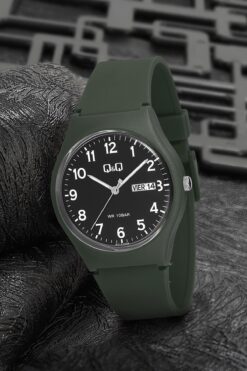 Q&Q Kadın Koyu Yeşil Takvimli Gün Göstergeli Silikon Kayış 10 Atm Su Geçirmez Spor Kol Saati