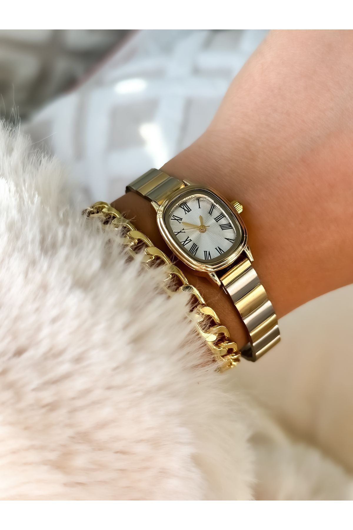 Bonicce Marka Retro Model, Minimal Oval Kasa,gümüş/sarı Kordon,roma Rakamlı Kadın Kolsaati Bileklik