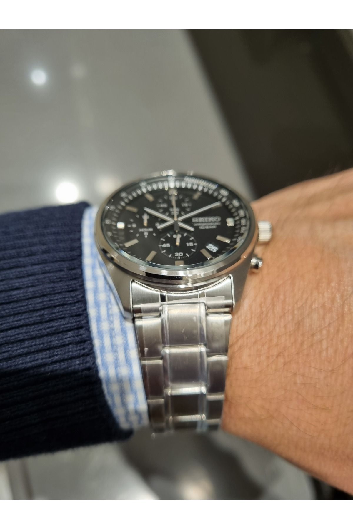 Seiko - Siyah Kadran Takvimli Çelik Kordon,10 Atm Su Geçirmez Erkek Kol Saati - Görsel 3