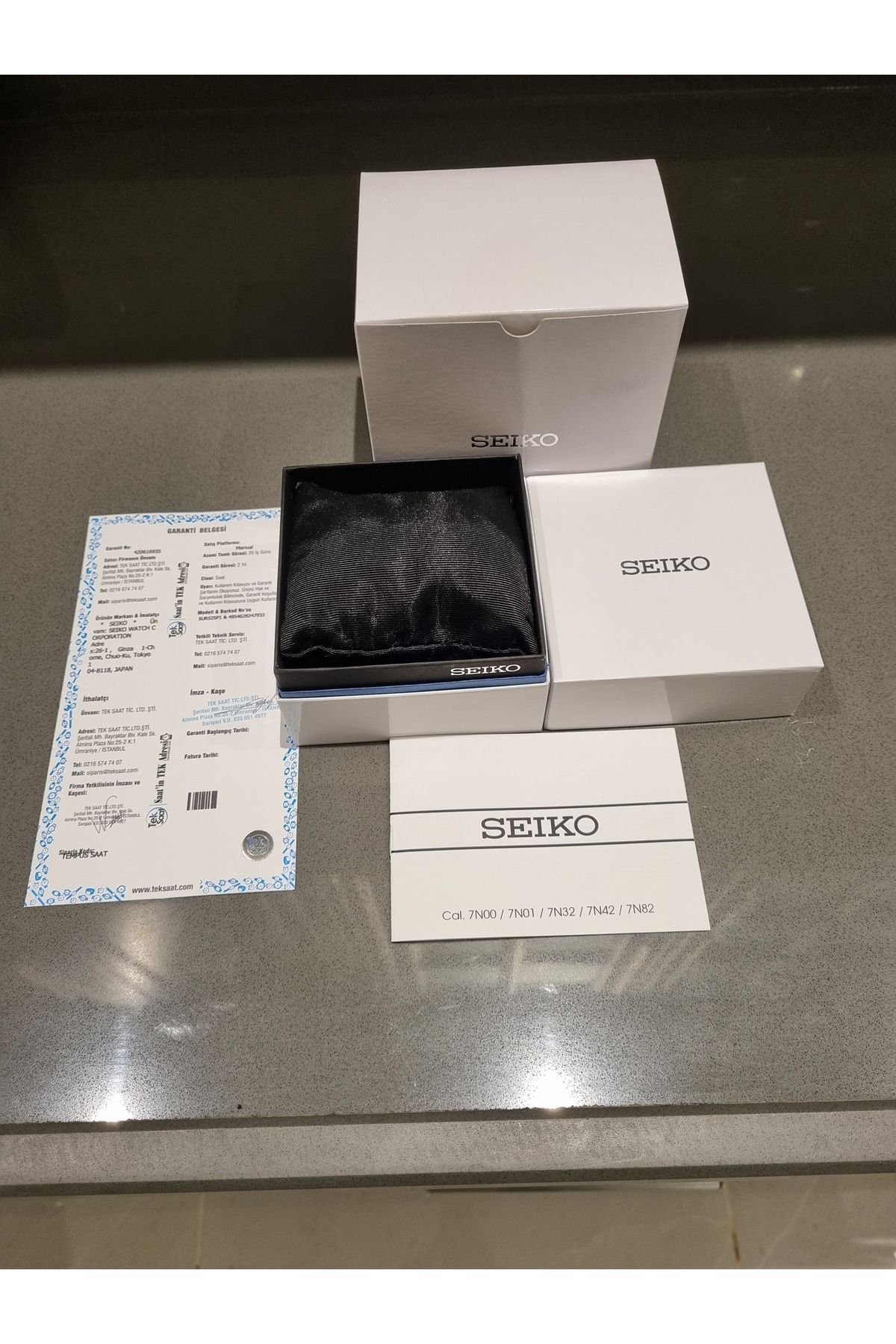 Seiko - Siyah Kadran Takvimli Çelik Kordon,10 Atm Su Geçirmez Erkek Kol Saati - Görsel 5