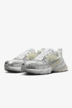 Nike W V2K RUN WHITE/ METALLIC SILVER-PLATINUM TINT