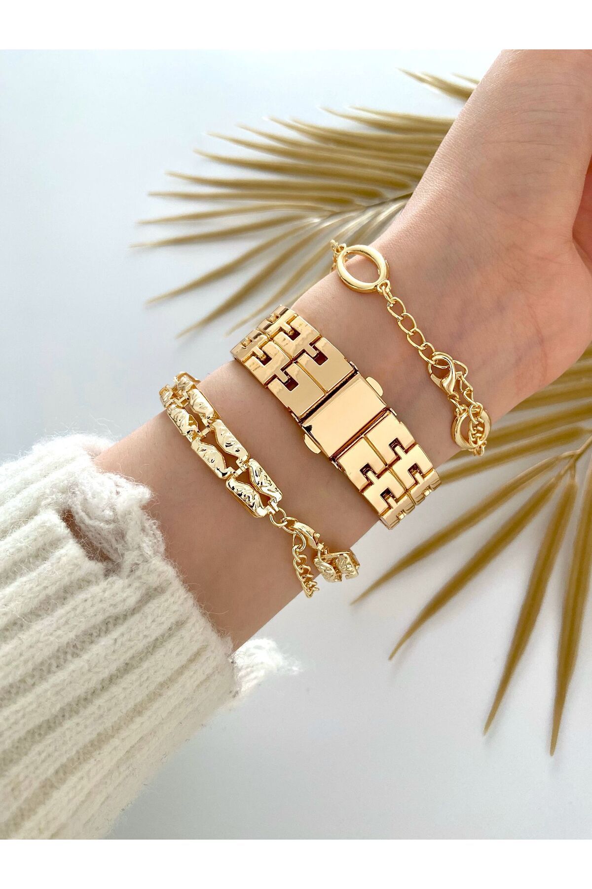 Arzu Butik Gold Renk Metal Kordon Kadın Kol Saati Ve Kombin Bileklik Seti - Görsel 2