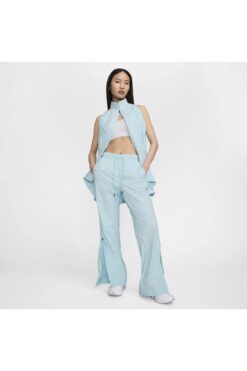 Nike Sportswear Collection
Women's Mid-Rise Repel Zip Trousers
