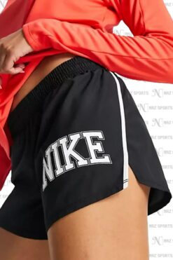 Nike Dri-FIT Swoosh Run Siyah Kadın Koşu & Antreman Şortu
