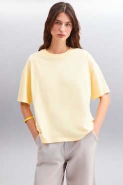 GRIMELANGE Jemmy Kadın %100 Organik Pamuk Relaxed Fit Yırtmaçlı Yuvarlak Yakalı Sarı T-shirt