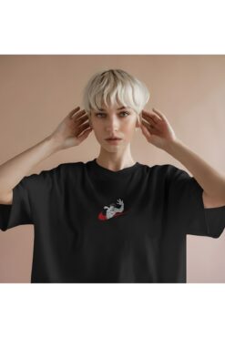 Lemur'ful Baki Hanma Anime Baskılı Oversize Siyah Tişört