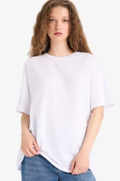 DeFacto Oversize Geniş Kalıp Bisiklet Yaka Basic Düz Kısa Kollu Beyaz Tişört F3454axns