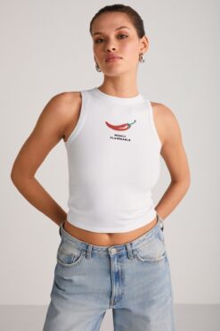 GRIMELANGE Spıce Kadın Bisiklet Yaka Kalın Askılı Baskı Detaylı Crop Organik Pamuklu Örme Kumaş Beyaz T-shirt