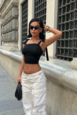 World Fashion Trends WFT5023B Fiyonklu Geniş Askılı Crop Bluz