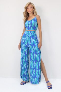 Trend Alaçatı Stili Kadın Mavi Ayarlanabilir Askılı Dokuma Viskon Crop Bluz Ve Yırtmaçlı Pantolon Takım ALC-X14217